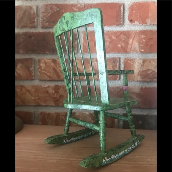 💚 Rare Vintage 1970’s Hand painted Doll Rocking Chair - Picture 9 of 13